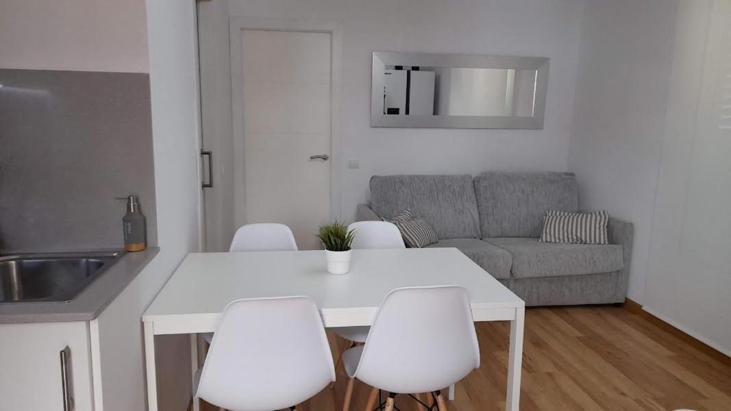 Terrassa-Solarium Centre Apartment ปลาตจาดาโร ภายนอก รูปภาพ